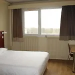 Le Relais De Thiais מלון דירות
