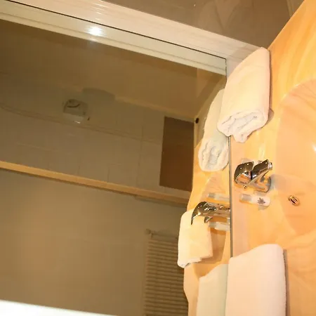 Le Relais De Thiais شقة فندقية 2*