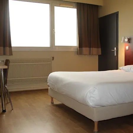 Le Relais De Thiais 2*