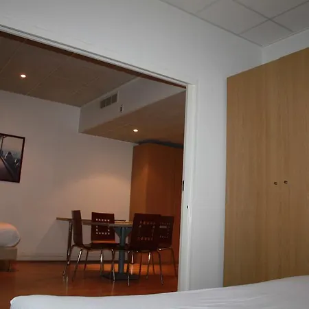 公寓式酒店 Le Relais De Thiais 2*