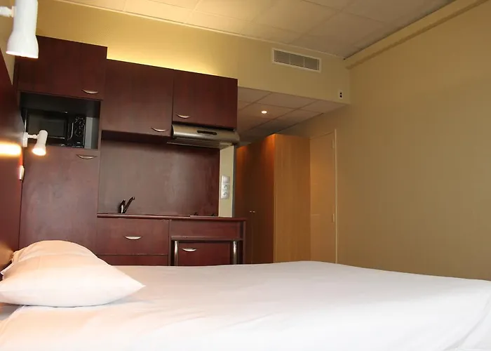 Apart-hotel Le Relais De Thiais 2*