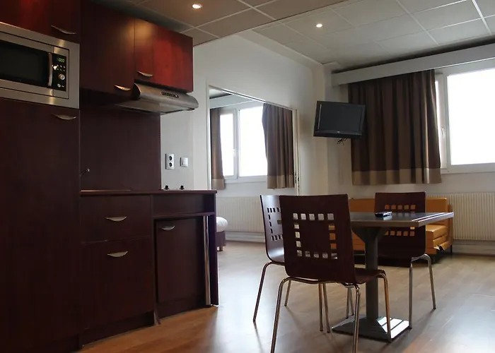 Apart-hotel Le Relais De Thiais 2*